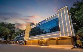 Fabhotel Veera Residency - Nr Mumbai International Airport